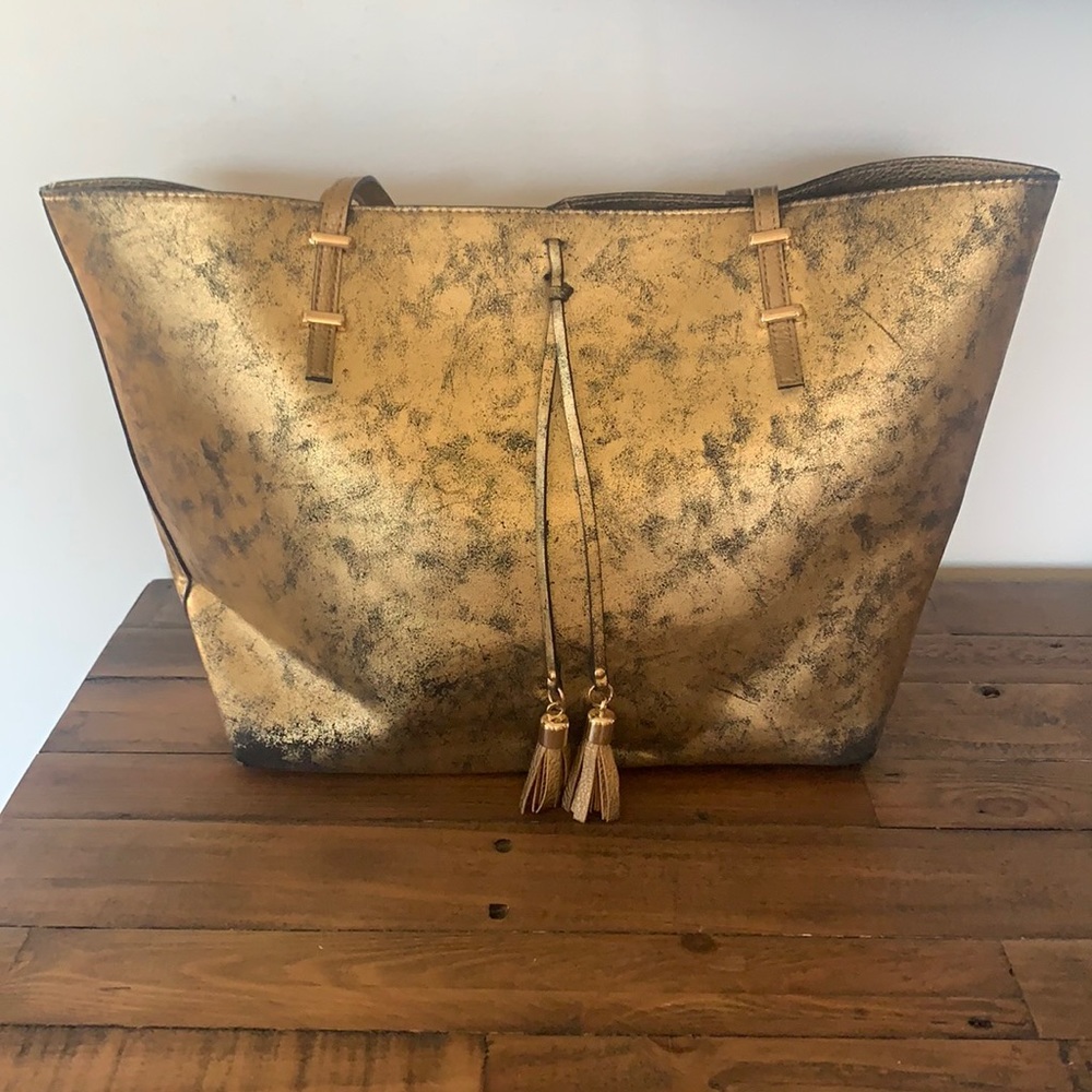 🔥 Neiman Marcus Golden Tassel Tote bag 🔥